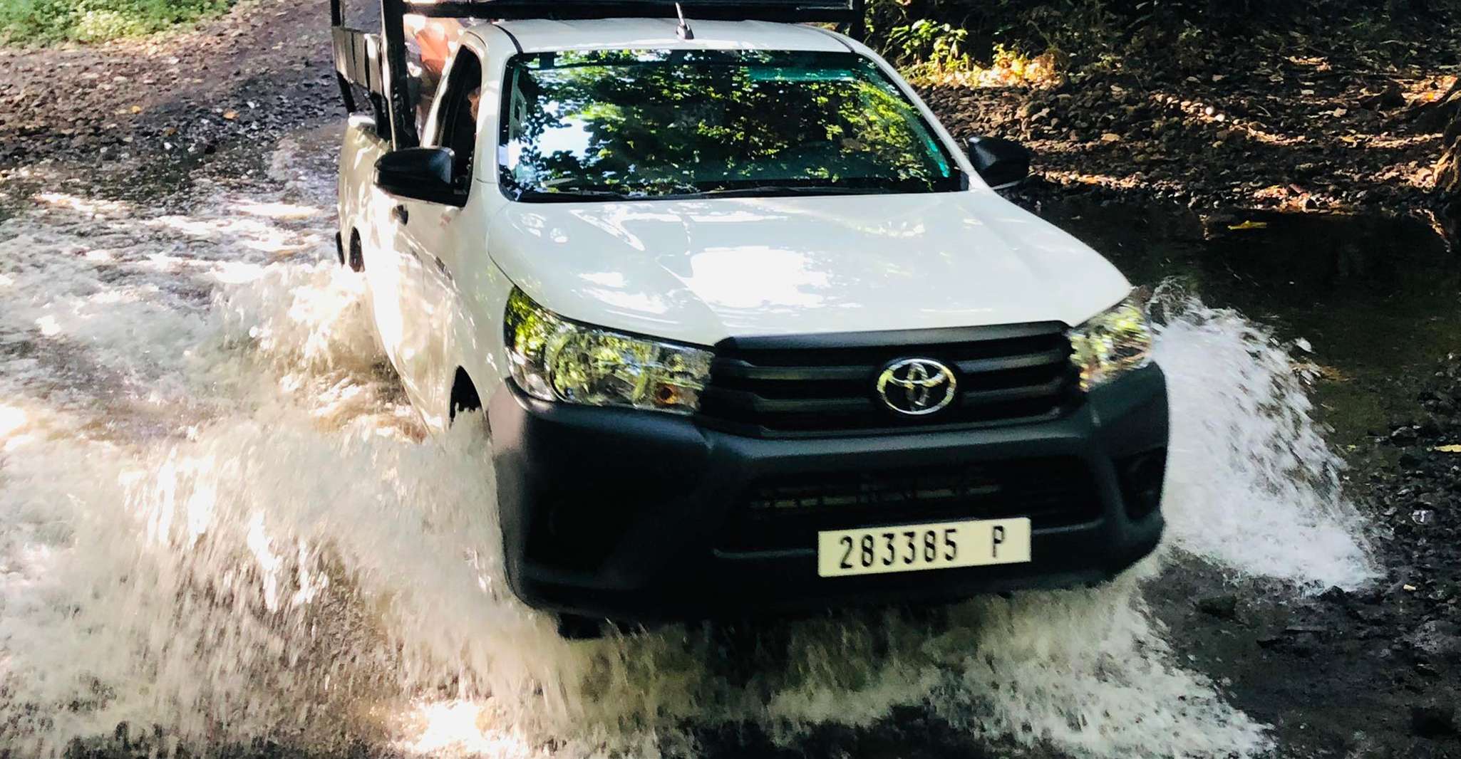 Moorea,4X4 safari öğle yemeği ile kara ve deniz arasında gezi - Hizvo