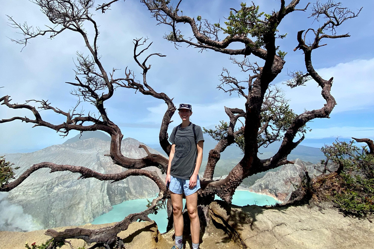 班尤旺伊：伊真蓝火与仙丹瑟鲁尼之旅巴纽旺伊：伊真火山蓝火与仙丹瑟鲁尼之旅