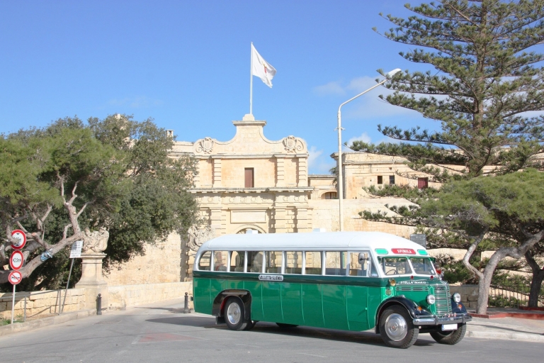 Wycieczki autokarowe w stylu vintage do Valletty/Sliemy/MdinyWycieczka zabytkowym autobusem po mieście do Valletty/Sliemy/Mdiny
