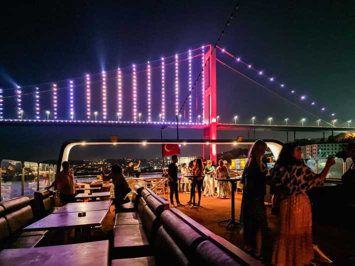Стамбул: круиз по Босфору с ужином, напитками и развлечениями