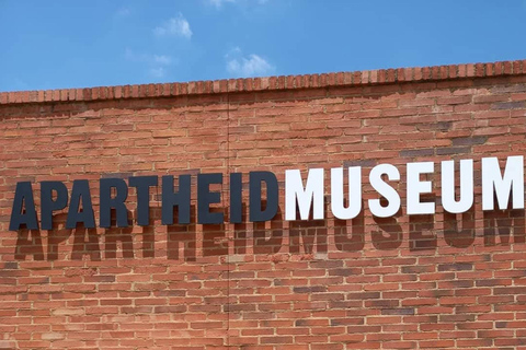 Johannesburg: Apartheid Museum & Soweto Guided Tour