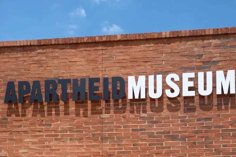 Johannesburg: Apartheid Museum & Soweto Guided Tour