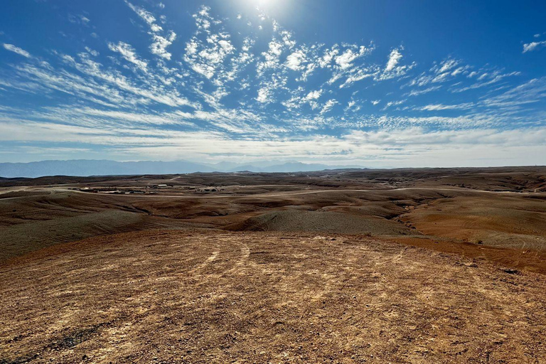 Marrakech: Giro nel deserto di Agafay in quad e cammello con cena spettacolo