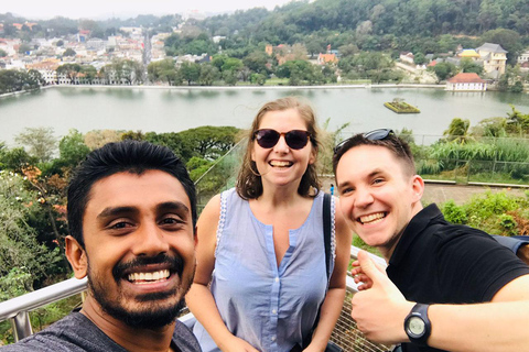 Visita la ciudad de Kandy en Tuk TukVisitas a la ciudad de Kandy