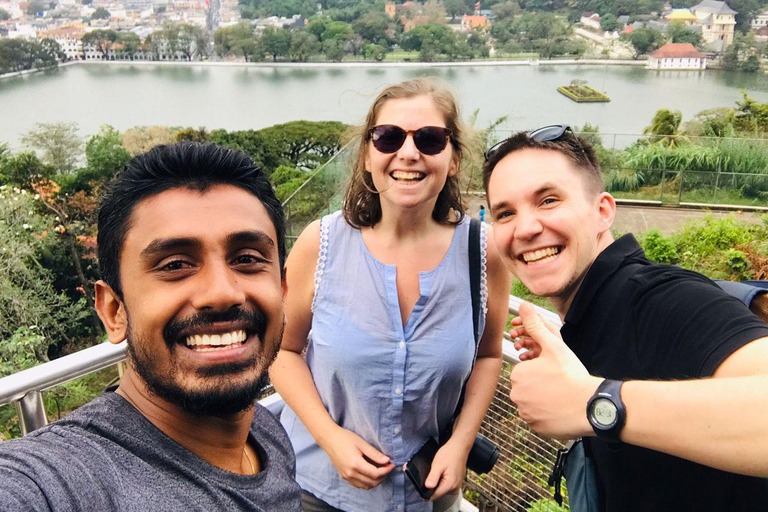 Visita la ciudad de Kandy en Tuk TukVisitas a la ciudad de Kandy