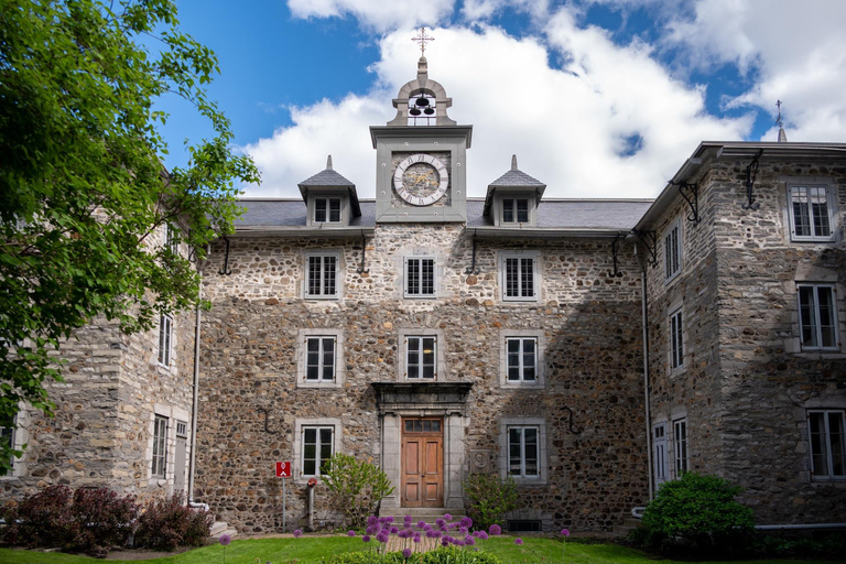 Old Montreal Private Walking Tour with Cruise Tickets 3,5-hour: Old Montreal and Cruise Tour