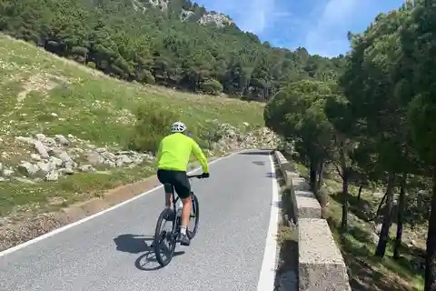 Setenil: Van Ronda zelf begeleide fietstocht - Mod/Challenging