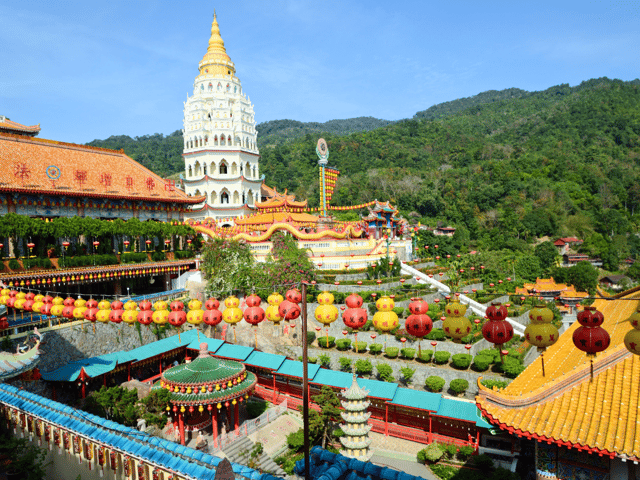 Penang: Kek Lok Si Temple and Penang Hill Guided Tour