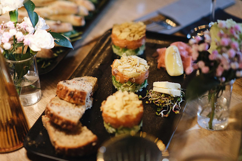 Gdańsk: River Cruise on Motlawa with Meal and Drink Romantic Cruise