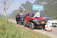 NUEVO Jeep Modern Jeep - Ha Giang Loop Tour 2 días - habitación privada - Housity