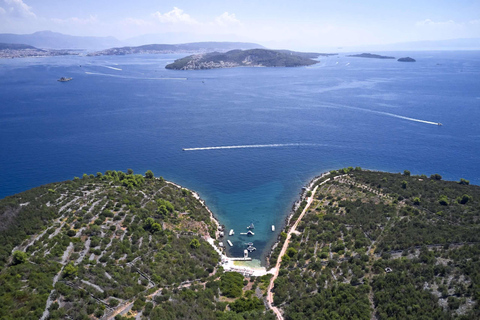 Desde Split: Laguna Azul y Museo Submarino (almuerzo y bebidas)