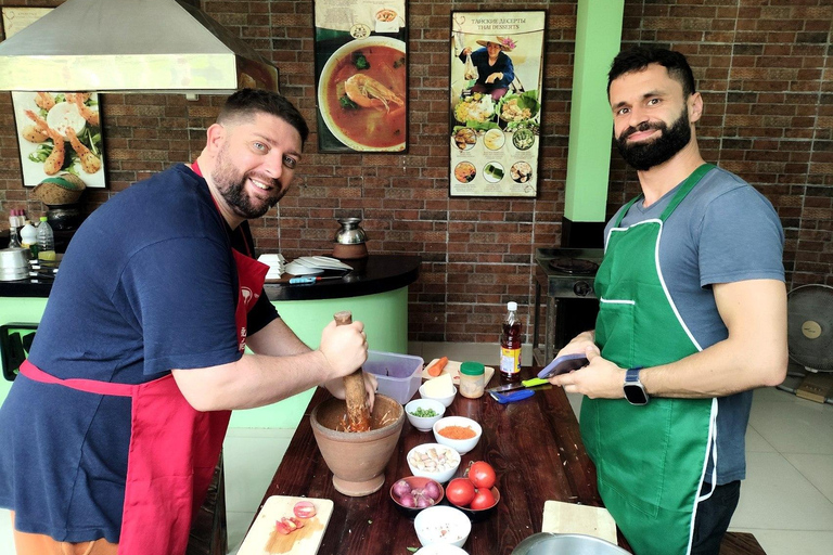 Pattaya: Thai Cooking Class with Botanical Garden Tour