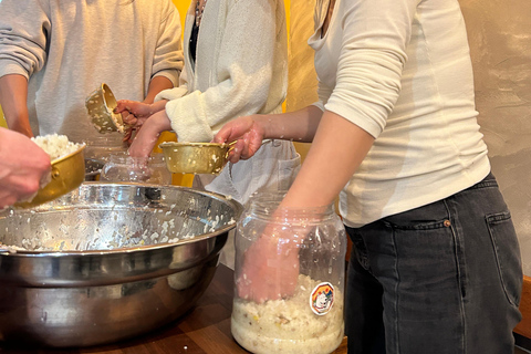 Aprende y elabora Makgeolli en una cervecería tradicionalAprende y elabora makgeolli en una cervecería tradicional