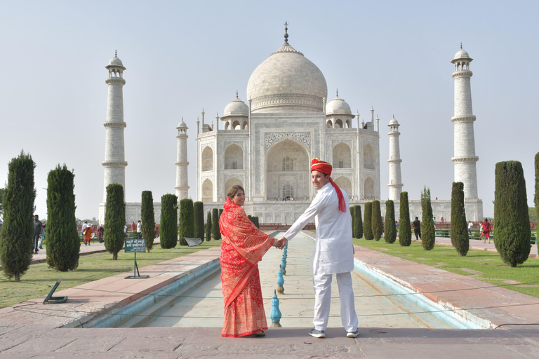 From Delhi: Taj Mahal & Agra Private Tour with 5* Meal Only Private Tour Guide ( No Tickets and Transport )