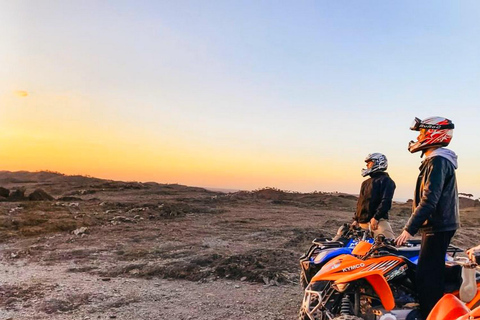 Quad en el desierto de Agafay con almuerzo y paseo en camello y piscina