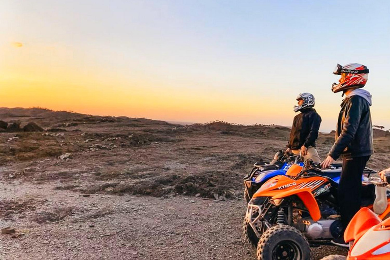 Quad en el desierto de Agafay con almuerzo y paseo en camello y piscina