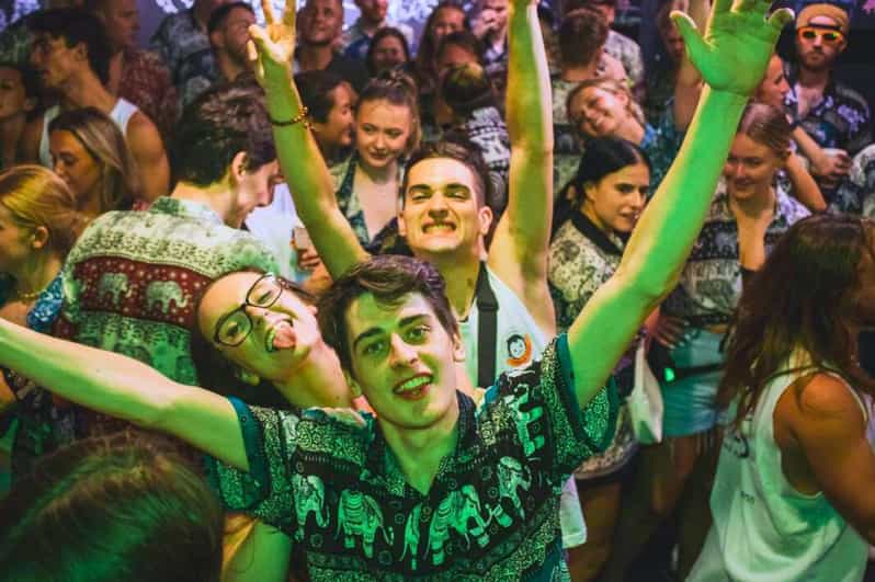 Gekke aap Phnom Penh kroegentocht | GetYourGuide