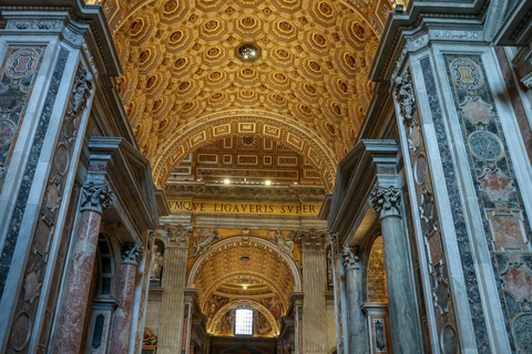 Rome: St. Peter’s Basilica & Underground Tombs Tour Group Tour in French