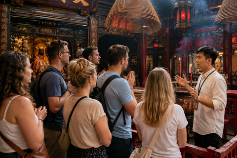 Hong Kong: Old Streets Temples & Local Food Walk Tour