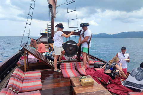 Koh Samui: Całodniowy rejs na wyspę Koh Phangan z zachodem słońcaKoh Samui: całodniowy rejs na wyspę Koh Phangan z zachodem słońca