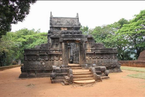 Trincomalee to Colombo Scenic Heritage Transfer