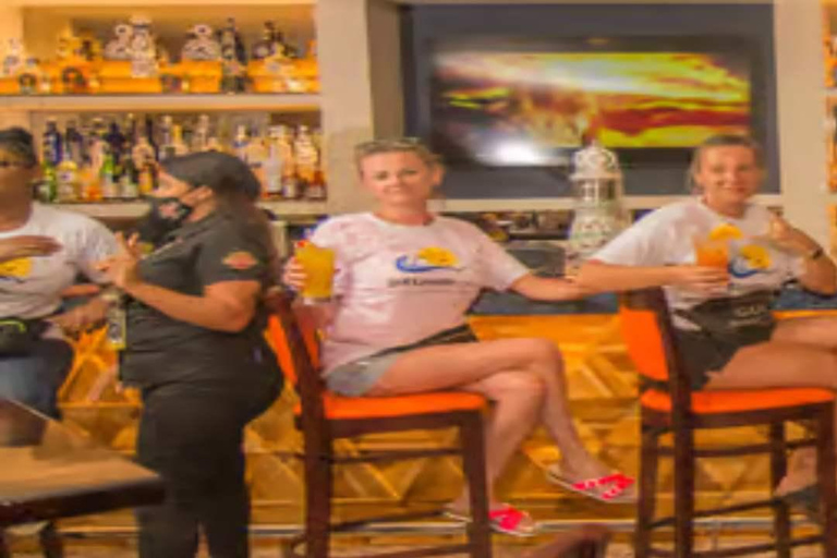 جولة خاصة في الحياة الليلية في بافارو مع المشروبات والمرشدخاص: جولة في الحياة الليلية في بافارو مع 