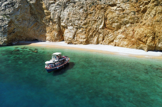 Krk: Golden Beach and Blue Cave Cruise with Welcome Drink