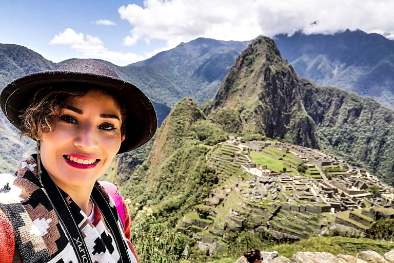 Z Cusco: całodniowa wycieczka grupowa po Machu PicchuWycieczka Machu Picchu z panoramicznymi biletami kolejowymi