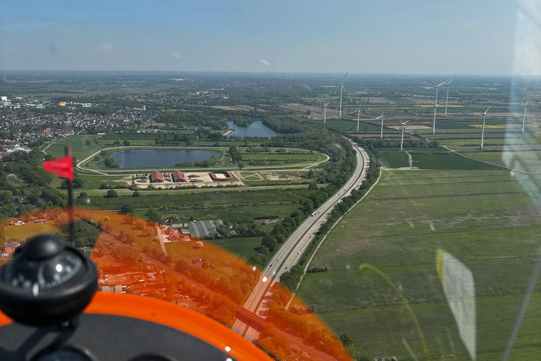 Scenic gyroplane flight over Bremen