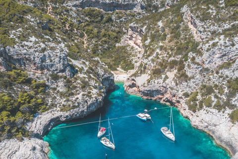 From Split: Blue Cave & 5 Islands Amazing Speedboat Tour