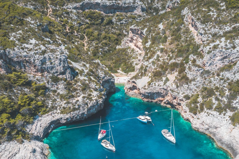 From Split: Blue Cave & 5 Islands Amazing Speedboat Tour