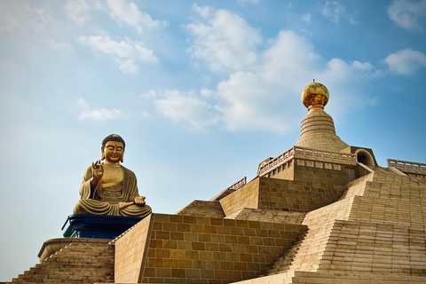 Kaohsiung：Mindful Day Journey–Temple, Art Café & Old Street