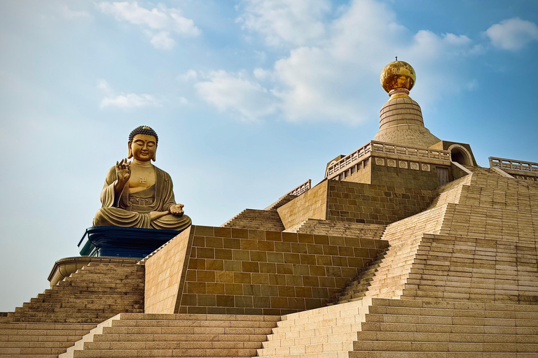 Kaohsiung：Mindful Day Journey–Temple, Art Café & Old Street