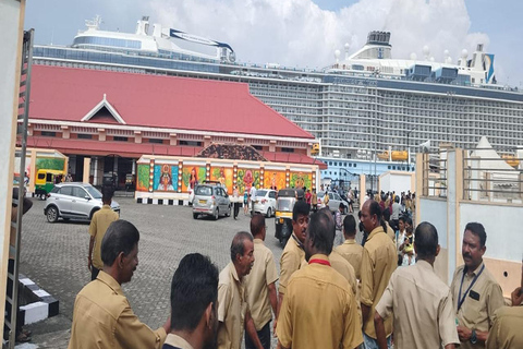 Kochi: Tuk-Tuk-Ausflug mit versteckten SchätzenKochi: Ausflug mit dem Tuk-Tuk zu versteckten Schätzen