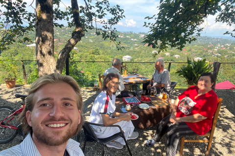 Batumi: Experiência Supra georgiana com moradores locais e almoçoBatumi: experiência georgiana com os locais e almoço
