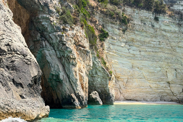 Corfu: Private Boat Cruise with Skipper & Snacks Corfu: Private Boat Cruise with Skipper & Snacks