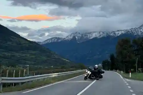 Au départ de Milan : Circuit en moto Harley Davidson dans 5 pays - une expérience unique !