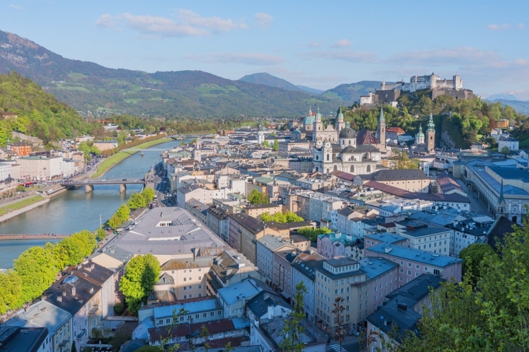 Tour privado de un día de Salzburgo, Hallstatt y Melk desde Viena