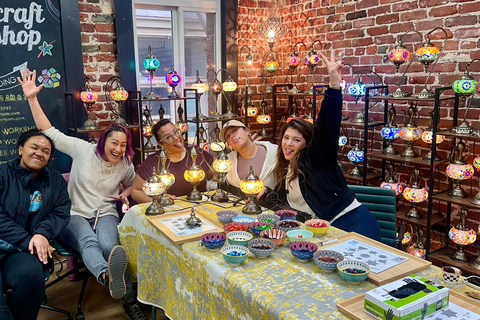 San Jose: laboratorio di lampade a mosaico turcheSan Jose: Laboratorio di lampade a mosaico turche