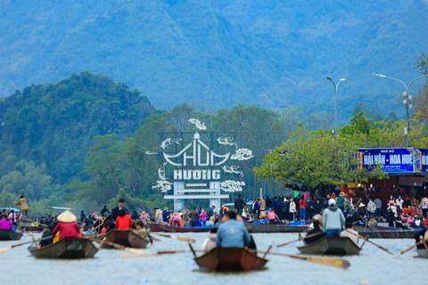 Hanoi: Perfume Pagoda, Huong Tich Cave & Boat Tour Group Tour