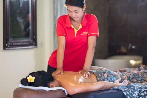 Bali: Ubud Relaksujący 2-godzinny masaż balijski Kąpiel kwiatowaBali 2-godzinny masaż balijski Spa Kąpiel kwiatowa bez transportu