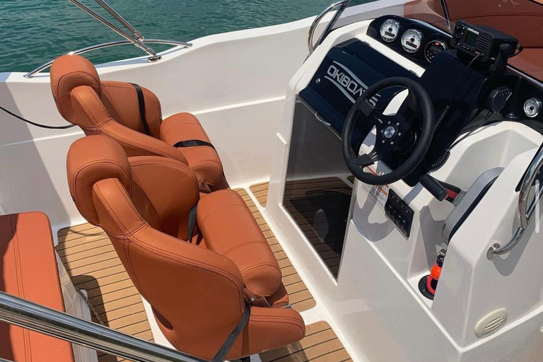 Kotor: prywatna wycieczka łodzią po Zatoce Kotor i Błękitnej Jaskini z drinkiemKOTOR: Prywatna wycieczka łodzią do Błękitnej Jaskini i Zatoki Kotorskiej + bezpłatne napoje