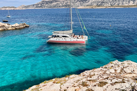 Marseille: Catamaran cruise door de Calanques, picknicken en snorkelen