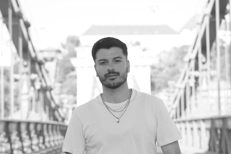 Premium Private Photoshoot in Budapest Private Photoshoot at the fisherman's Bastion