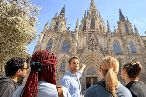 Barcelona 3-in-1 Tour: Sagrada Família, Gaudí & Old Town Private tour