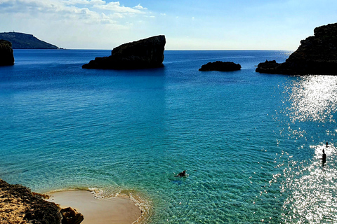 Charter privati esclusivi per la laguna blu di Comino