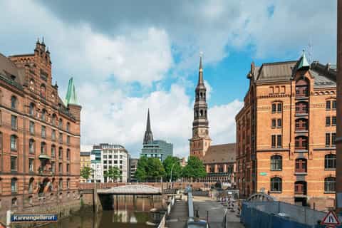 Hamburg: Line A Hop-On Hop-Off Sightseeing Tour