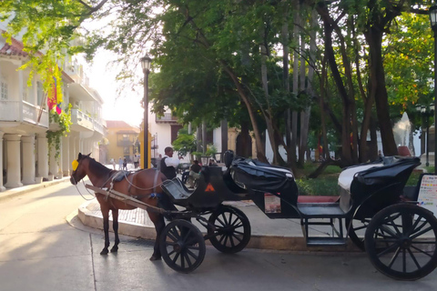 Colonial car ride through old Cartagena Colonial car ride through old Cartagena 40 MINUTOS