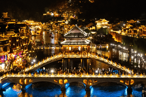 Zhangjiajie & Fenghuang：5-Day 4-Night Group Tours 5-Day 4-Night · Zhangjiajie & Fenghuang · 5-Diamond Hotel