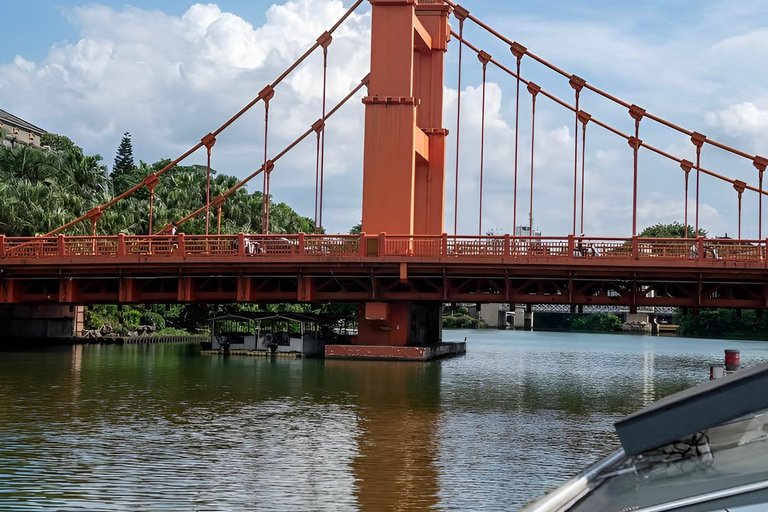 Discover Guilin: Craft Workshop, Lake Cruise & Old Streets Guide for Chinese or English